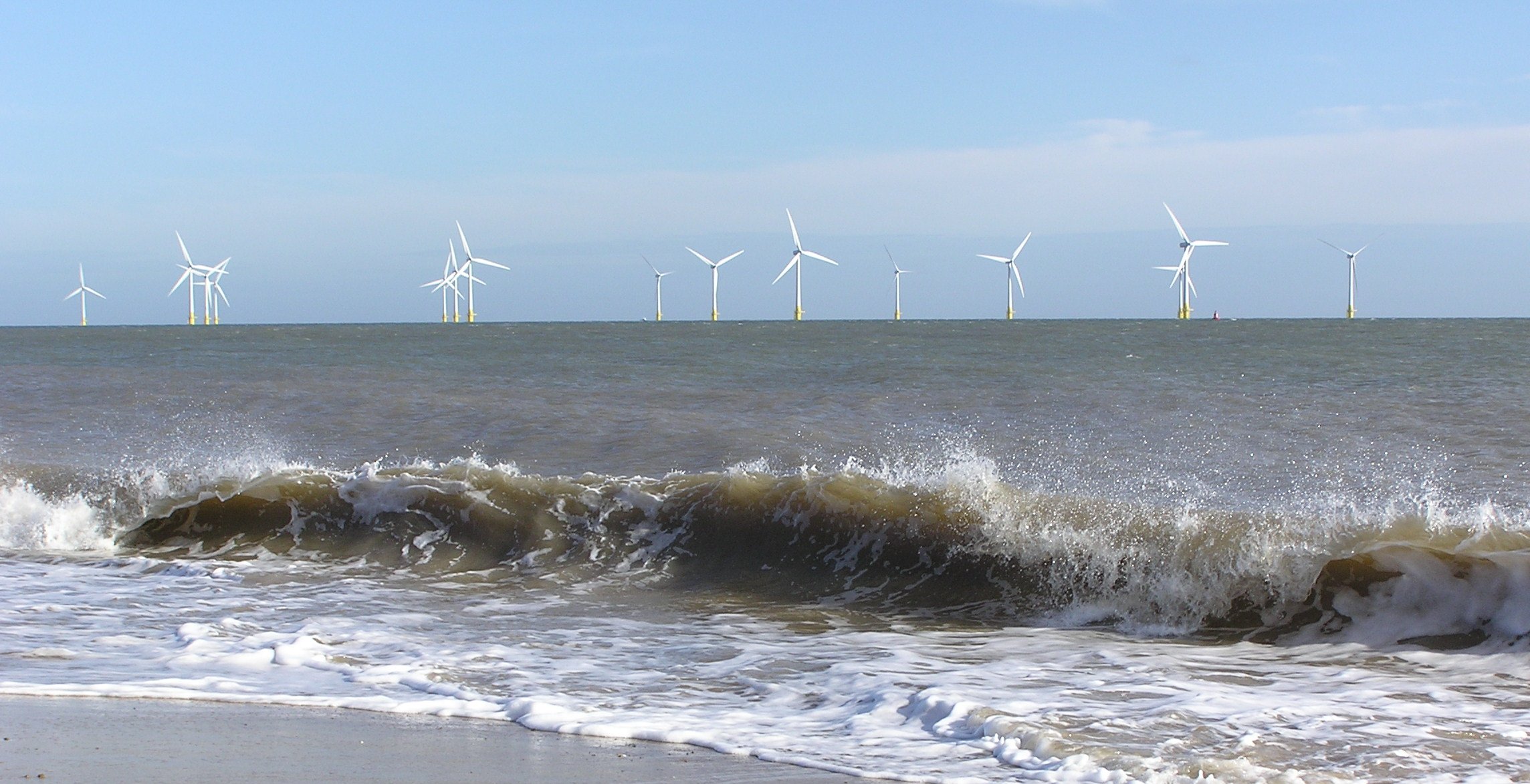The Scroby Sands Wind Farm which produces, on average, less than 20MW of power. Source: Miss.hyper at the English language Wikipedia, CC-BY-SA-3.0, via Wikimedia Commons.